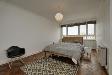 1 bedroom flat for sale, Bowen Court, The Drive, Hove, BN3