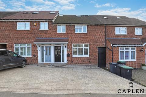 7 Colson Path, Loughton, IG10 3QZ