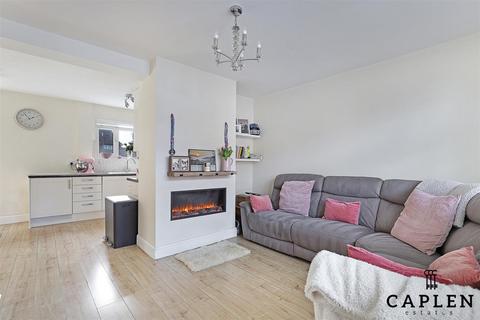 7 Colson Path, Loughton, IG10 3QZ