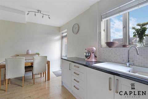 7 Colson Path, Loughton, IG10 3QZ