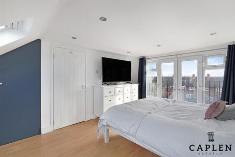 7 Colson Path, Loughton, IG10 3QZ