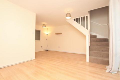 2 bedroom end of terrace house to rent, Forest Drive, Bristol BS10