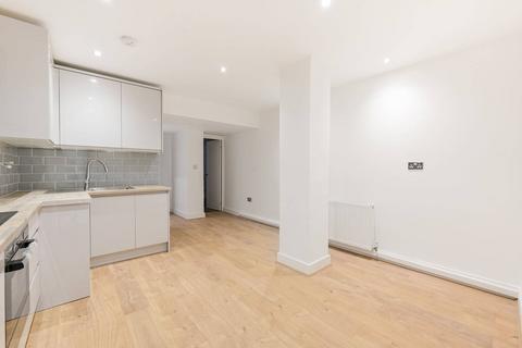 3 bedroom flat for sale, Station Avenue, Brixton, London, SW9