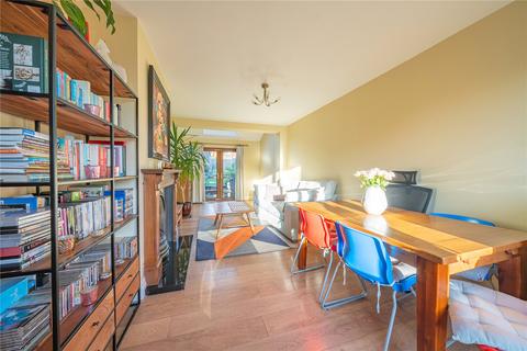 32 Eden Crescent, Leeds, LS4 2TW