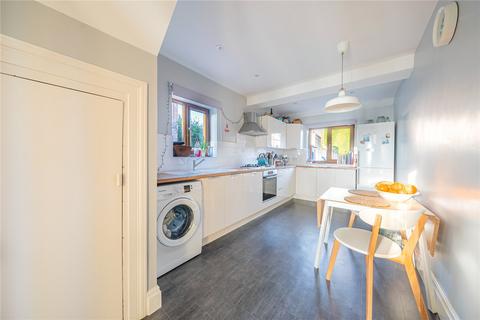 32 Eden Crescent, Leeds, LS4 2TW