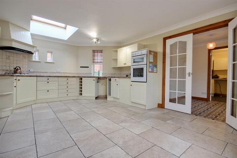 3 bedroom detached bungalow for sale, Allinsons Yard, Leven, Beverley