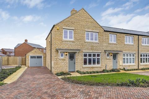 3 bedroom end of terrace house for sale, Peacock Road, Ambrosden, OX25