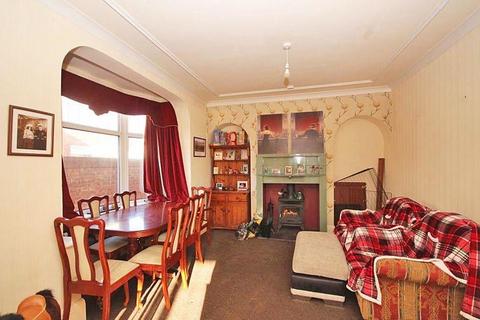 4 bedroom end of terrace house for sale, Weelsby Road, Grimsby, DN32