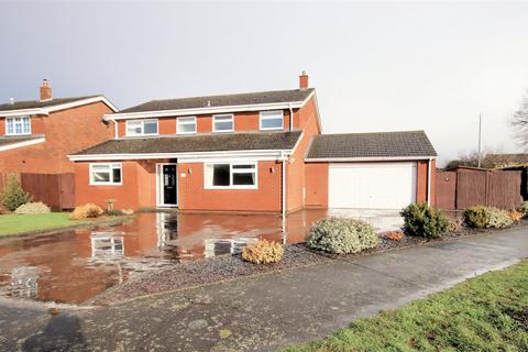 4 bedroom detached house for sale, Byfield Close, Toddington, Dunstable