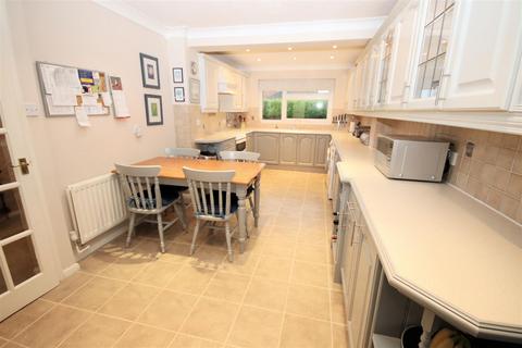 4 bedroom detached house for sale, Byfield Close, Toddington, Dunstable