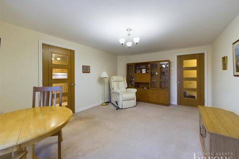 1 bedroom retirement property for sale, Lady Susan Court, Basingstoke RG21