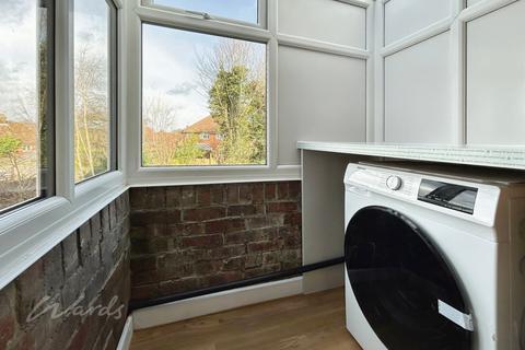 2 bedroom maisonette to rent, Broomhill Park Road Tunbridge Wells TN4