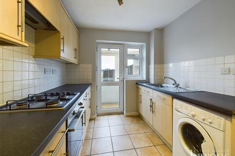 3 bedroom end of terrace house for sale, Simmons Walk, Basingstoke RG21