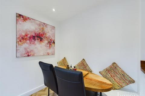 4 Vespasian Gardens, Basingstoke, RG24 9SH