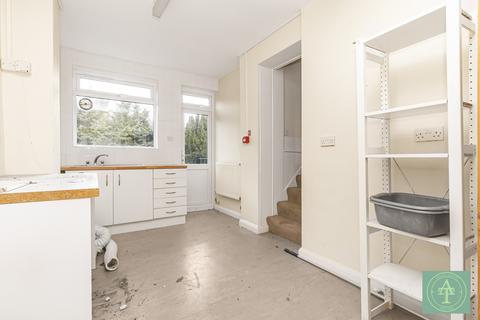186 Chase Side, London, N14 5HN