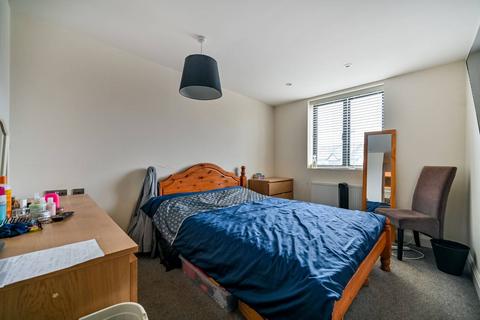 undefined, New Heston Road, Heston, HOUNSLOW, TW5