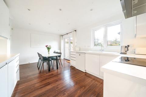 4 bedroom link detached house for sale, WOKING