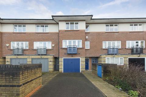 4 bedroom terraced house for sale, Myddleton Avenue, London N4