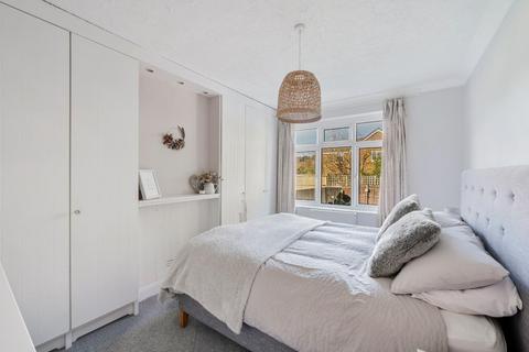 136 Warren Road, Banstead, SM7 1LB
