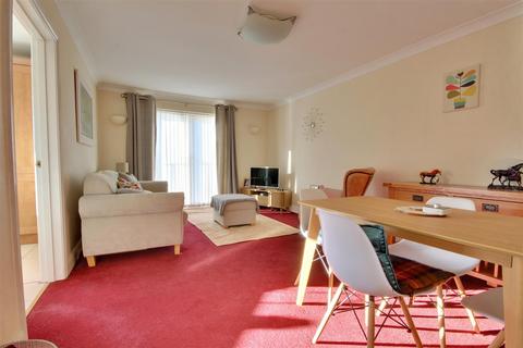 2 bedroom flat for sale, Regal Court, Beverley