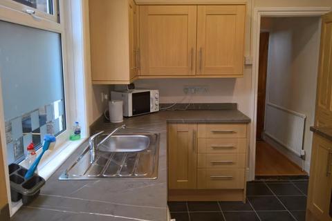 4 bedroom terraced house to rent, Wisborough Road, Hampshire PO5