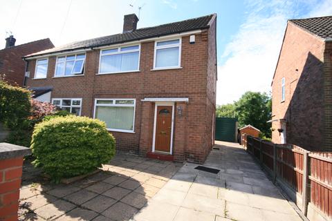 3 bedroom semi-detached house to rent, Leroy Drive, Manchester M9