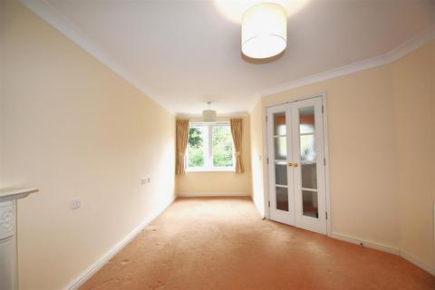 1 bedroom retirement property for sale, Ashingdon Road, Rochford