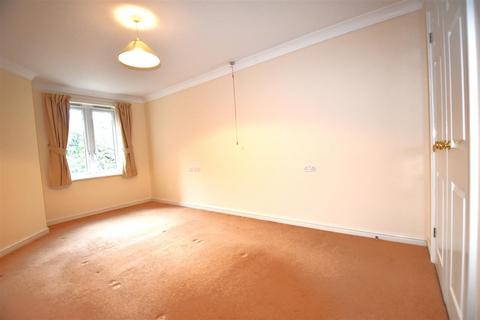 1 bedroom retirement property for sale, Ashingdon Road, Rochford