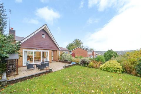 36 The Vale, Coulsdon, CR5 2AW