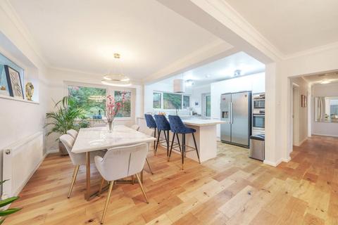 36 The Vale, Coulsdon, CR5 2AW