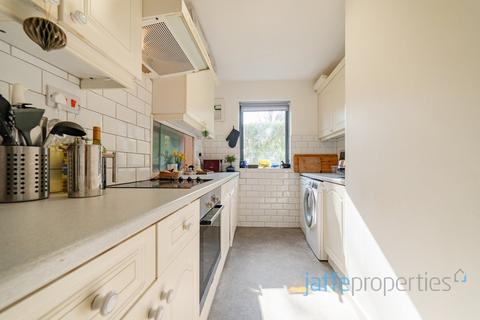 2 bedroom apartment for sale, Goldhurst Terrace, London, NW6