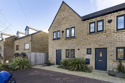 3 bedroom townhouse for sale, Colders Court, Holmfirth HD9