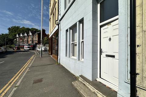 2 bedroom maisonette to rent, Queens Road, Hastings