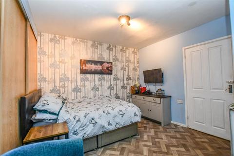 19 Five Acres, London Colney, St Albans, AL2 1JB