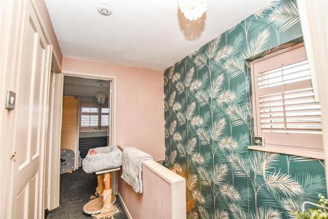 19 Five Acres, London Colney, St Albans, AL2 1JB