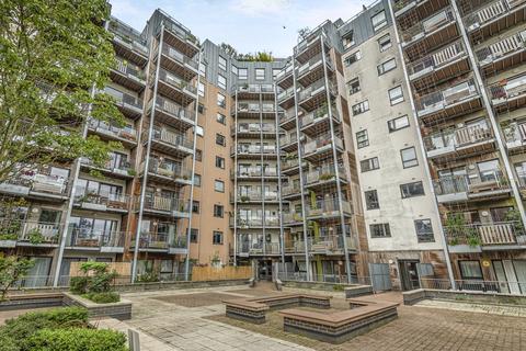 2 bedroom flat to rent, Seren Park Gardens London SE3