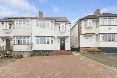 6 bedroom house to rent, Addington Drive