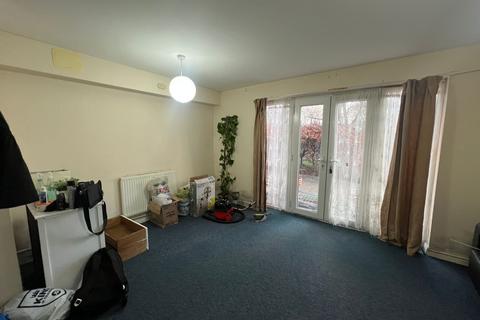 2 bedroom flat to rent, Blackthorn Road, Ilford, Essex, IG1 2PZ