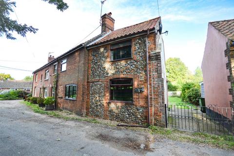 2 bedroom cottage to rent, The Street, Briningham, NR24