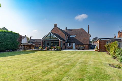 undefined, Holbeach