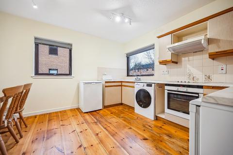 2 bedroom flat to rent, Mansionhouse Gardens, Flat 1-3, Shawlands , Glasgow, G41 3DP