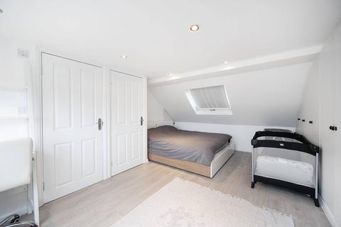 4 bedroom semi-detached house for sale, New Park Avenue, Palmers Green, London, N13