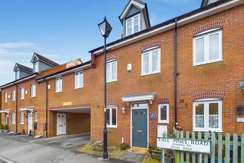 3 bedroom end of terrace house for sale, Tall Pines Road, Witham St. Hughs, Lincoln