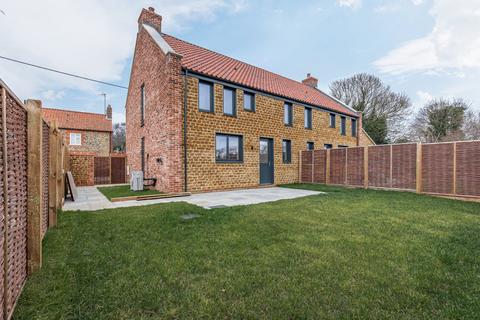 3 bedroom semi-detached house for sale, Jacobs Yard High Street, Ringstead, PE36