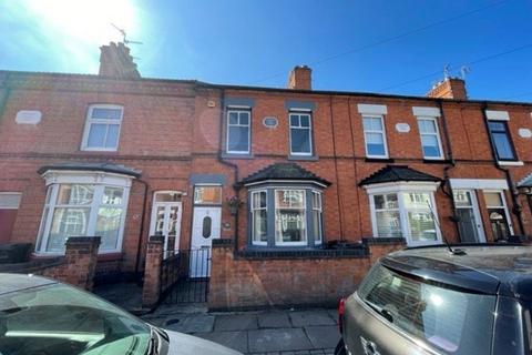 3 bedroom terraced house to rent, Central Avenue, Leicester