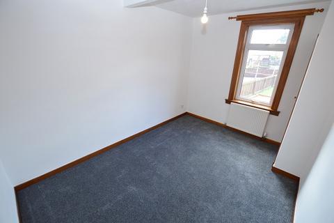 2 bedroom flat to rent, Queens Crescent, Markinch, KY7