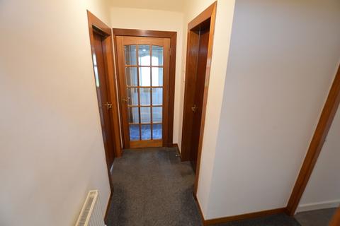 2 bedroom flat to rent, Queens Crescent, Markinch, KY7