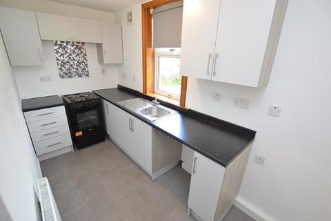 2 bedroom flat to rent, Queens Crescent, Markinch, KY7