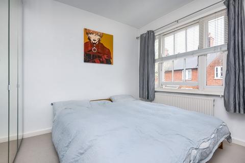 2 bedroom house to rent, Derinton Road Tooting SW17