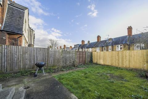 2 bedroom house to rent, Derinton Road Tooting SW17